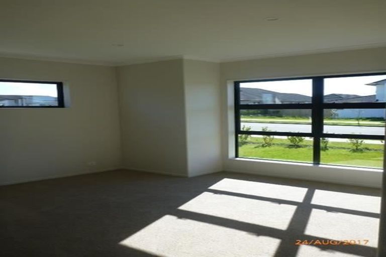 Photo of property in 32 Kaimanawa Road, Karaka, Papakura, 2113