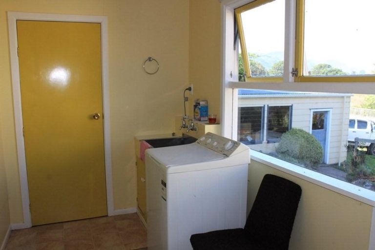 Photo of property in 5 Abel Tasman Drive, Takaka, 7110