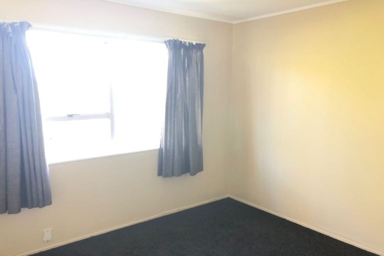 Photo of property in 1/20 Highland Park Drive, Highland Park, Auckland, 2010