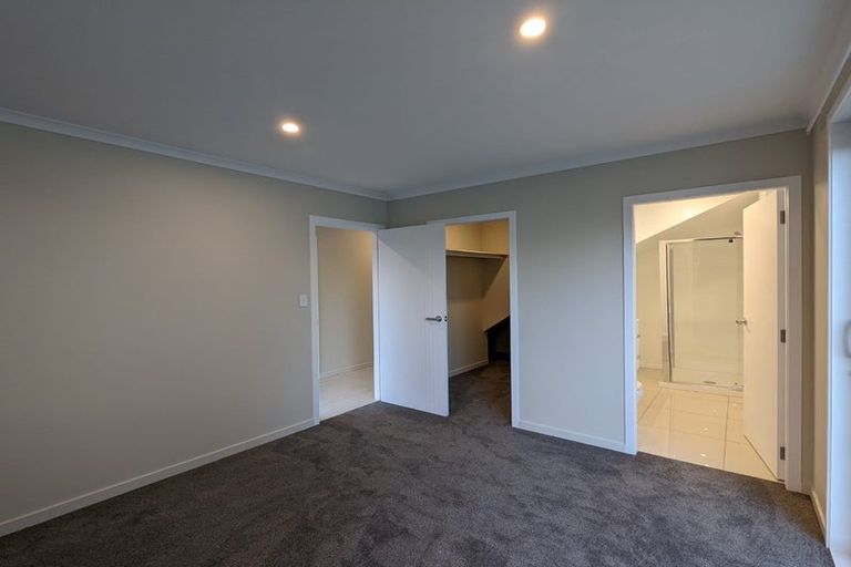 Photo of property in 44 Albatross Close, Whitby, Porirua, 5024