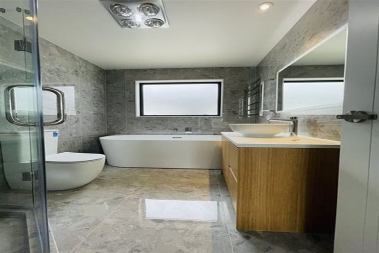 Photo of property in 111 Valderama Drive, Flat Bush, Auckland, 2019