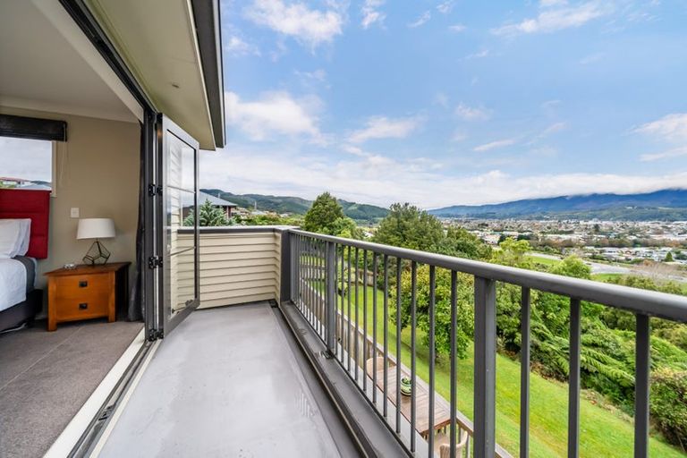 Photo of property in 9 Colin Guppy Crescent, Riverstone Terraces, Upper Hutt, 5018