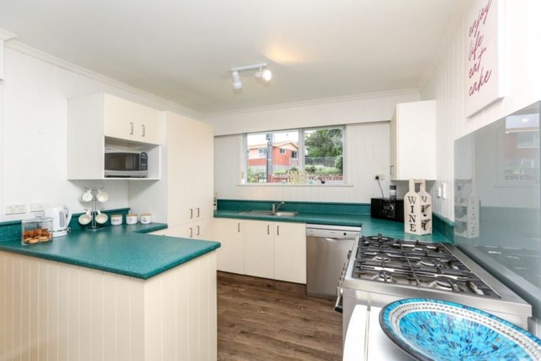 Photo of property in 181 Seaview Road, Westown, New Plymouth, 4310