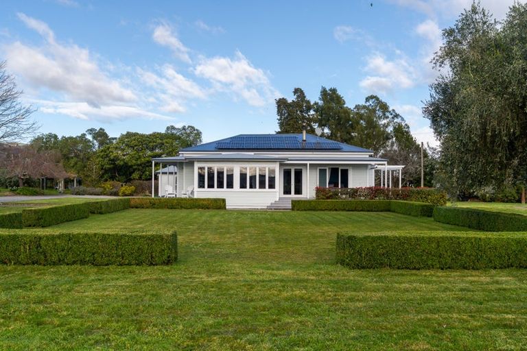 Photo of property in Gladstone Road, Gladstone, 5884