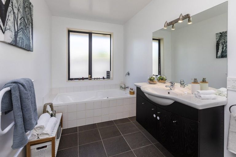 Photo of property in 7 Bernadette Street, Aidanfield, Christchurch, 8025