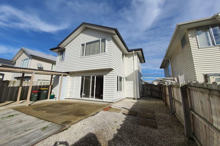 Photo of property in 11 Puweto Avenue, Takanini, 2112