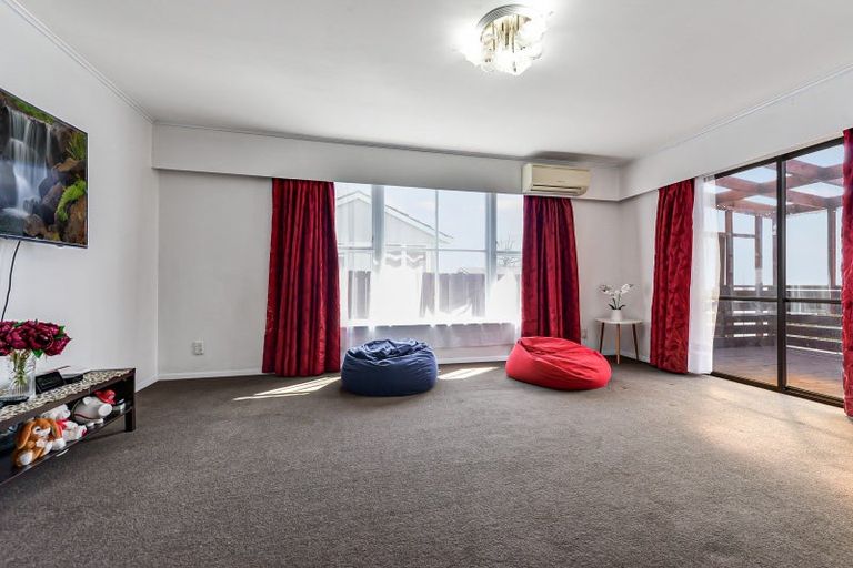 Photo of property in 100 Heath Street, St Andrews, Hamilton, 3200