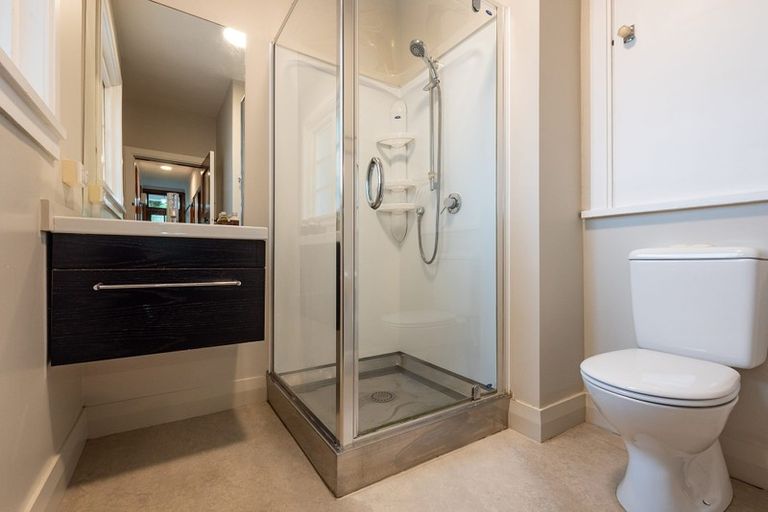 Photo of property in Ionian Flats, 123-125 Brougham Street, Mount Victoria, Wellington, 6011