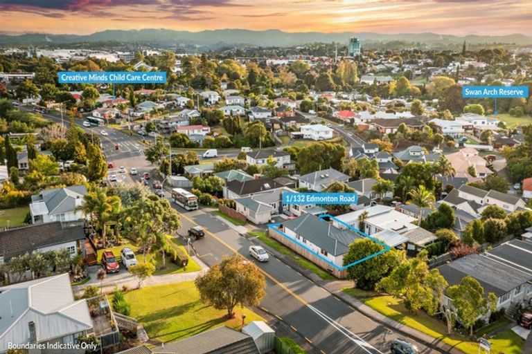 Photo of property in 1/132 Edmonton Road, Te Atatu South, Auckland, 0610