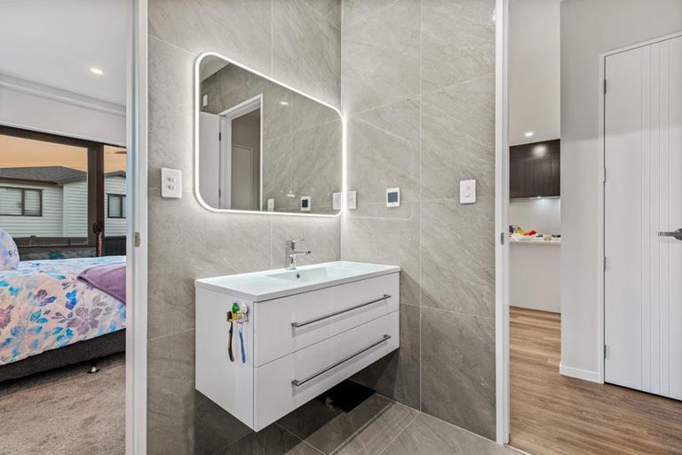 Photo of property in 17 Gecko Road, Hobsonville, Auckland, 0616