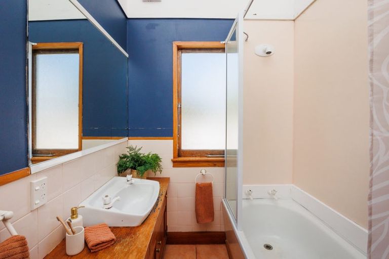 Photo of property in 3 Carow Street, Palmerston North, 4410