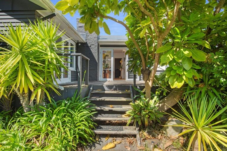 Photo of property in 256 Papamoa Beach Road, Papamoa Beach, Papamoa, 3118