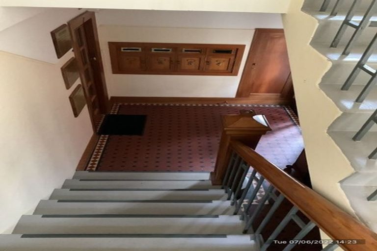 Photo of property in Chevening Flats, 90 Salamanca Road, Kelburn, Wellington, 6012