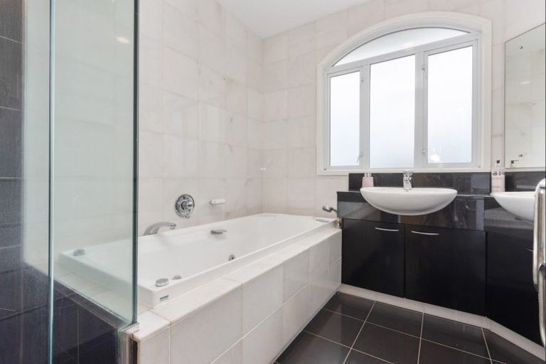 Photo of property in 14 Charles Street, Westshore, Napier, 4110