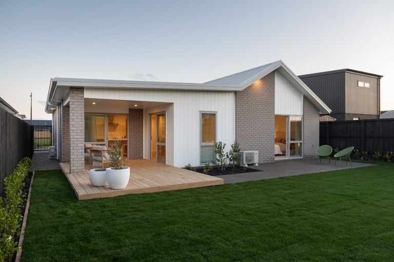 Photo of property in 31 Overton Street, Rototuna North, 3210