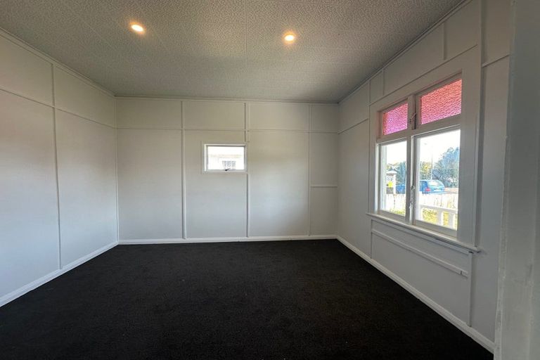 Photo of property in 42 Tennyson Street, Dannevirke, 4930