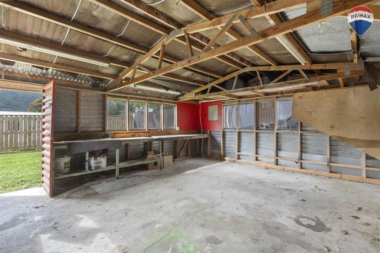 Photo of property in 33 Stockdale Street, Wainuiomata, Lower Hutt, 5014