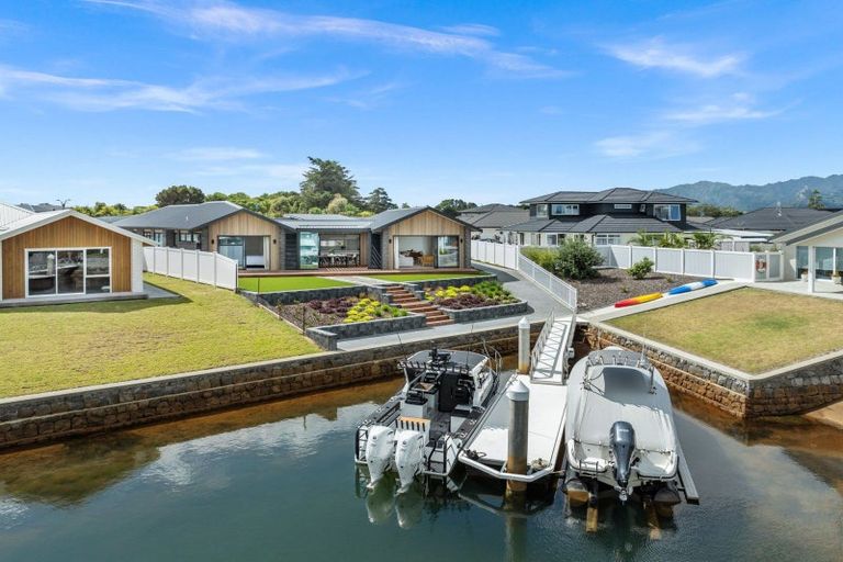 Photo of property in 49 Stace Hopper Drive, One Tree Point, 0118