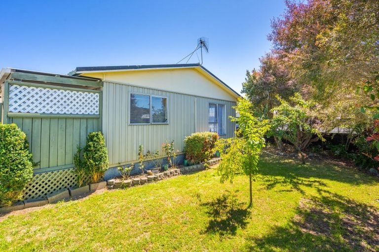 Photo of property in 1 Elder Grove, Paraparaumu, 5032