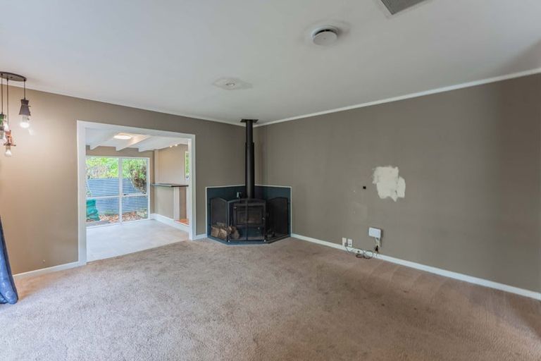 Photo of property in 27 Ruru Street, Waikanae, 5036