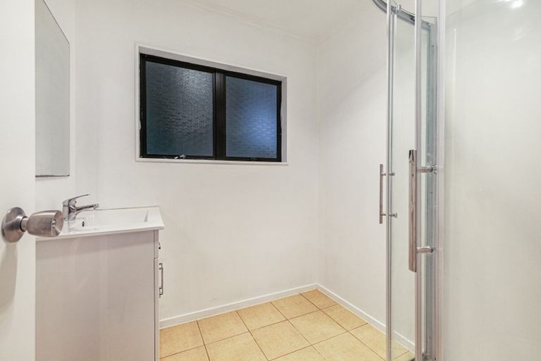 Photo of property in 2/25a Clark Road, Pahurehure, Papakura, 2113