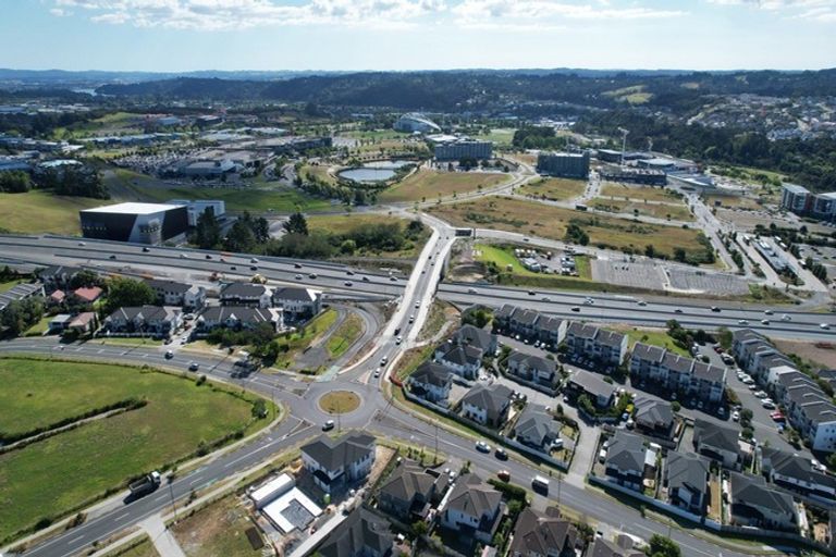 Photo of property in 109 Medallion Drive, Oteha, Auckland, 0632