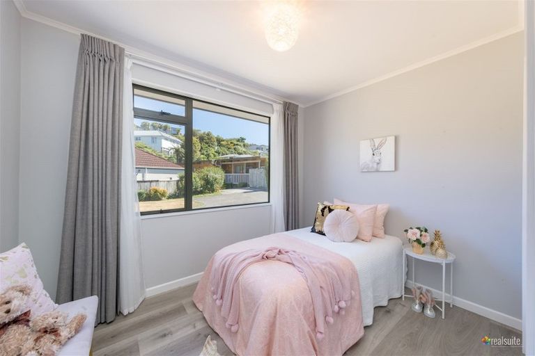 Photo of property in 12a Pekanga Road, Normandale, Lower Hutt, 5010