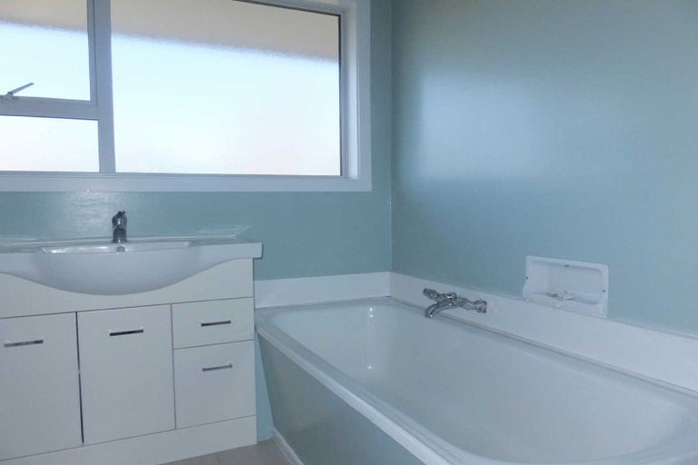 Photo of property in 2/11 Powell Crescent, Ilam, Christchurch, 8041