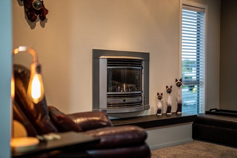 Photo of property in 32 Madison Street, Cambridge, 3434