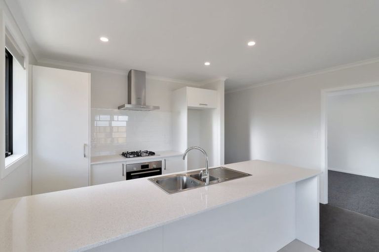 Photo of property in 43 Waruhia Crescent, Rototuna North, 3281