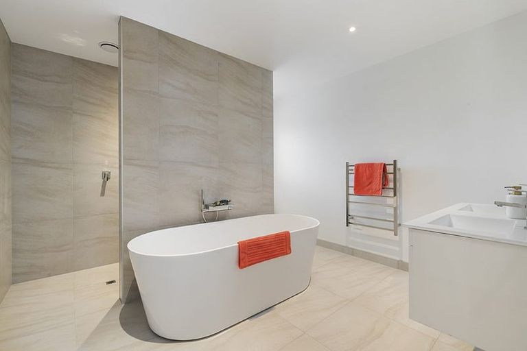 Photo of property in 28 Awatiro Drive, Kaukapakapa, 0871