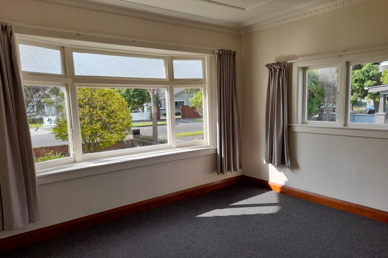 Photo of property in 38 Miro Street, Takaro, Palmerston North, 4410