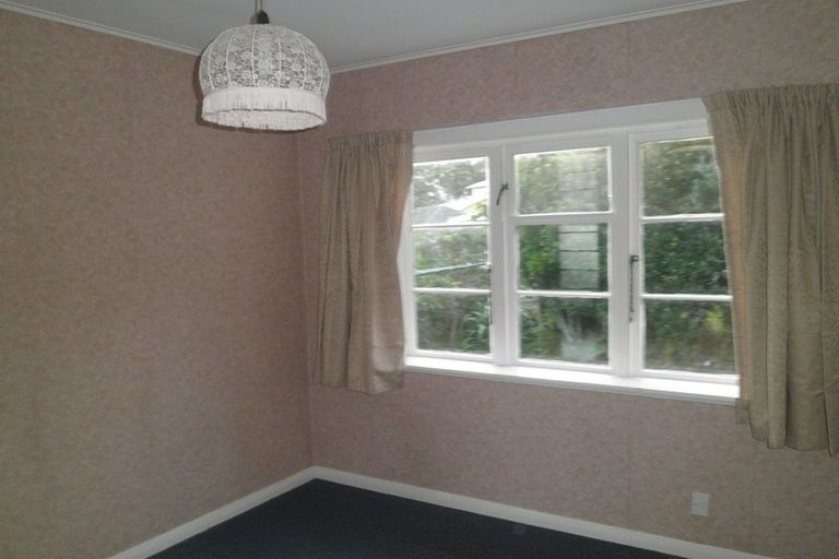 Photo of property in 53 Homebush Road, Khandallah, Wellington, 6035