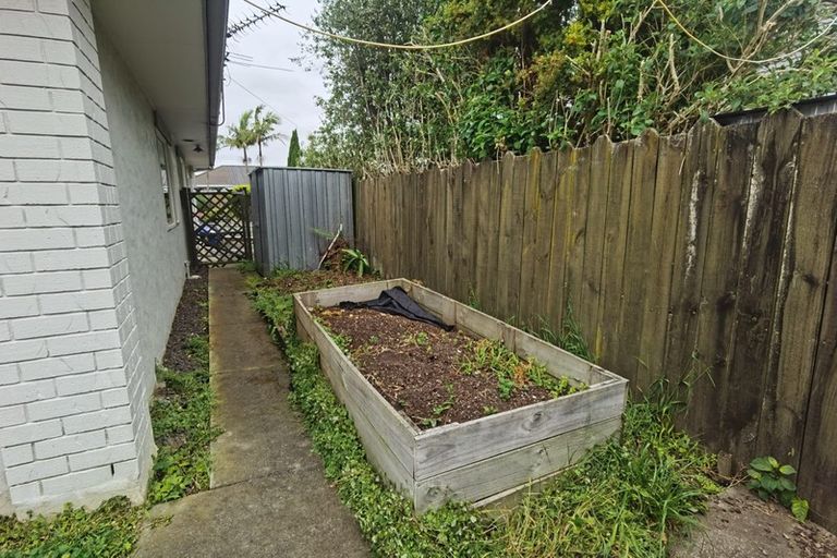 Photo of property in 1/33 Ben Nevis Place, Northpark, Auckland, 2013