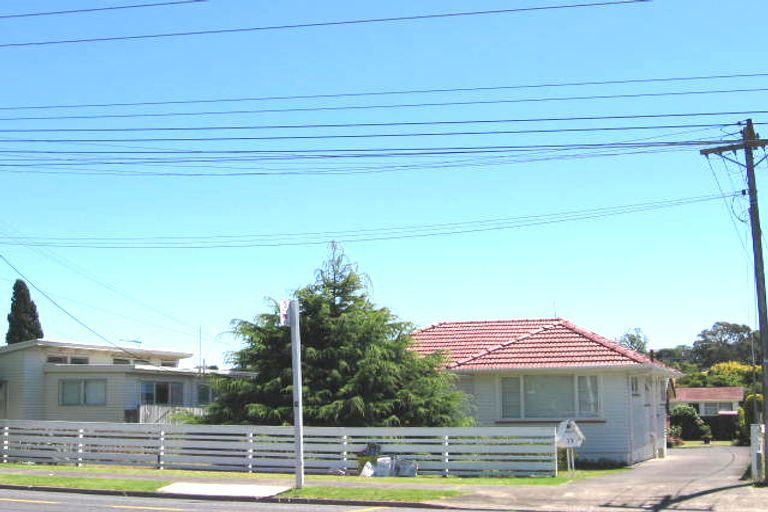 Photo of property in 1/37 Shakespeare Road, Milford, Auckland, 0620