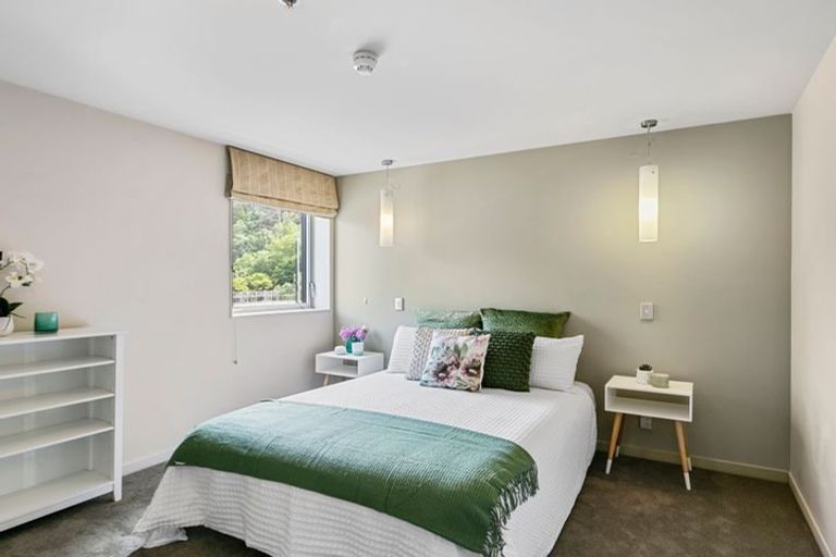 Photo of property in Montreaux Apartments, 2a/164 The Terrace, Wellington Central, Wellington, 6011