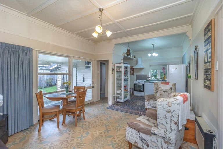 Photo of property in 48 Queenwood Road, Levin, 5510