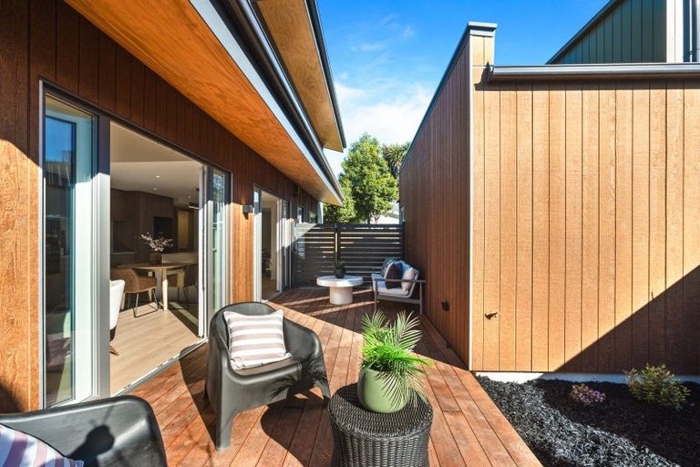 Photo of property in 135b Somerfield Street, Somerfield, Christchurch, 8024