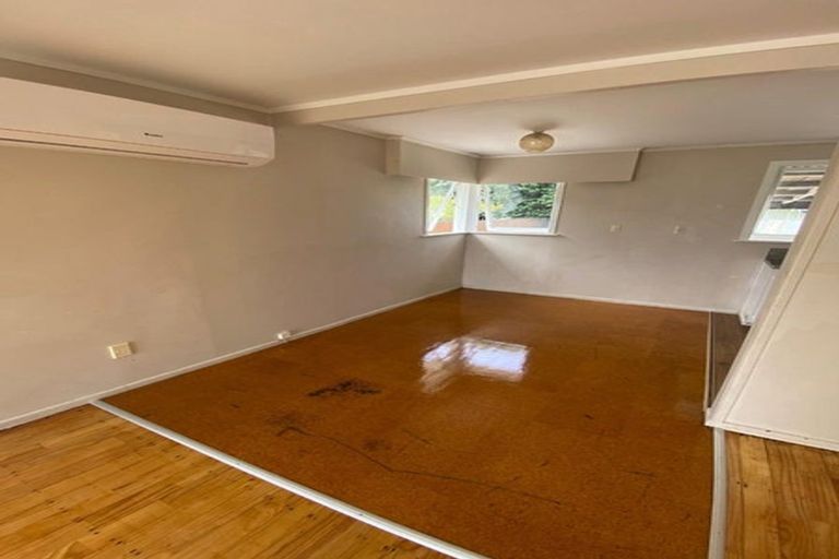 Photo of property in 11 Glen Norman Avenue, Henderson, Auckland, 0610