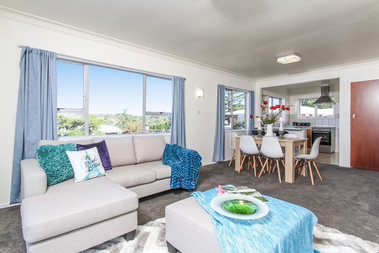 Photo of property in 4/100 Titirangi Road, New Lynn, Auckland, 0600