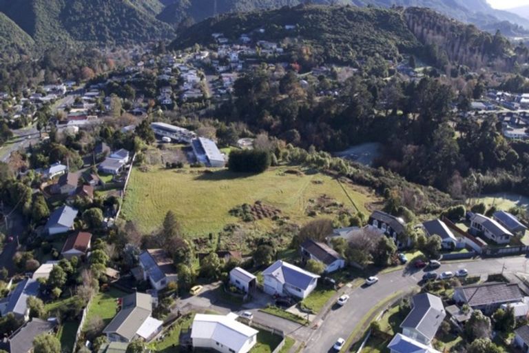 Photo of property in 296 Main Road North, Brown Owl, Upper Hutt, 5018