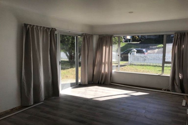 Photo of property in 24 Lingfield Street, Glenfield, Auckland, 0629