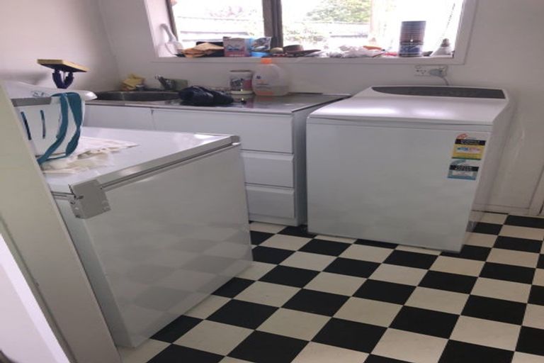 Photo of property in 22 Hedge Row, Sunnyhills, Auckland, 2010