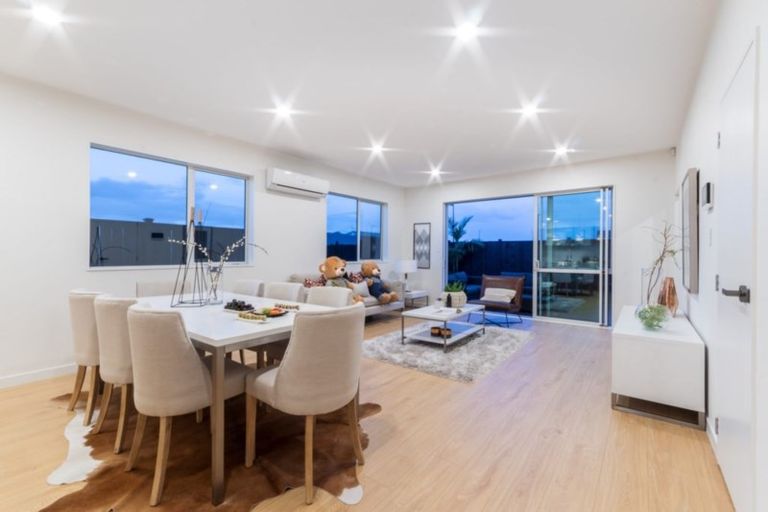 Photo of property in 25 Toanui Road, Hobsonville, Auckland, 0616