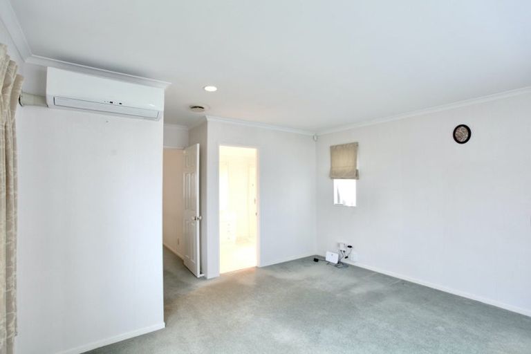 Photo of property in 7 Corta Bella Place, Golflands, Auckland, 2013
