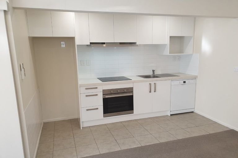 Photo of property in 26 Winston Street, Crofton Downs, Wellington, 6035