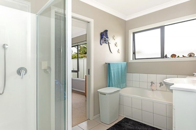 Photo of property in 7 Pohutukawa Grove, Lytton West, Gisborne, 4010