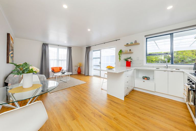 Photo of property in 26 Chingford Close, Mangere, Auckland, 2022