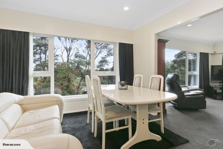 Photo of property in 83 Woodfern Crescent, Titirangi, Auckland, 0604