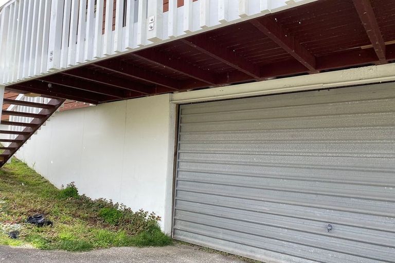 Photo of property in 2/17 Park Road, Glenfield, Auckland, 0629